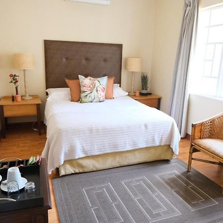 The Whitehouse Bed And Breakfast 다반 외부 사진